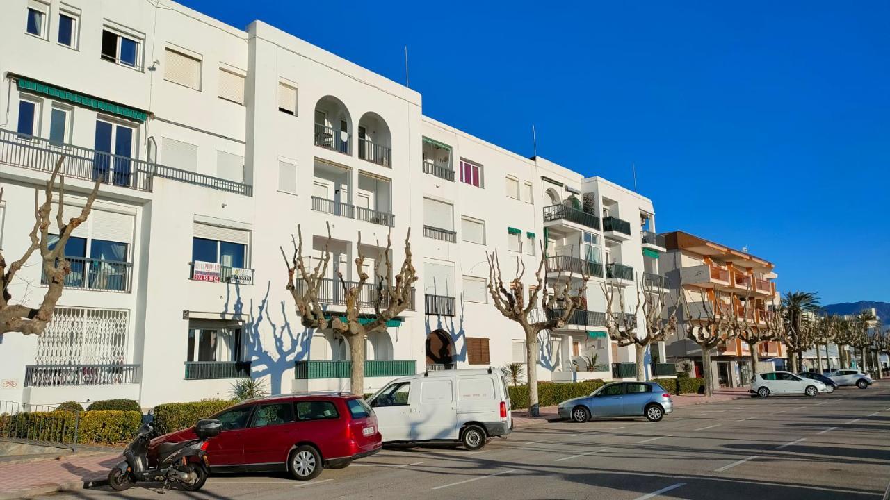 Summer Breeze Apartment Empuriabrava Bagian luar foto